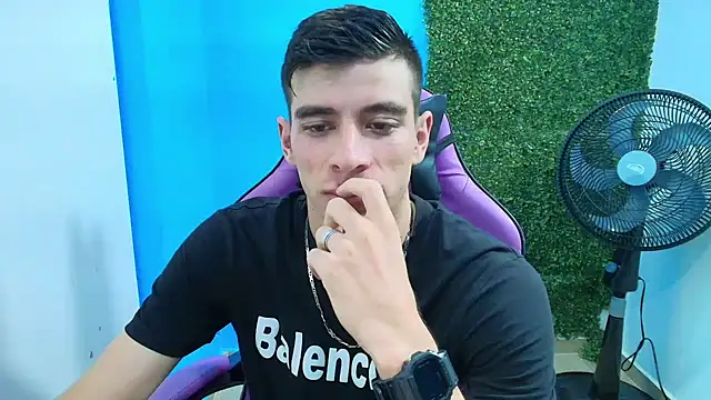 Snapshot of DEIBY_BABY chatting on February 2025 12:49:01 AM DEIBY BABY online show from February 2025 12:49:01 AM