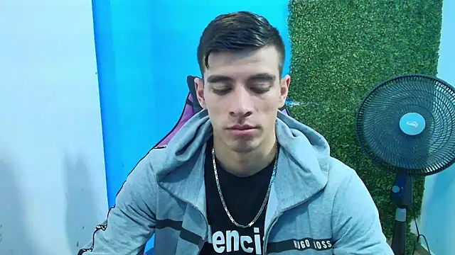 Snapshot of DEIBY_BABY chatting on February 2025 03:52:01 AM DEIBY BABY online show from February 2025 03:52:01 AM