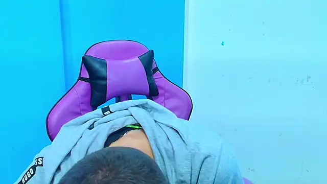 Snapshot of DEIBY_BABY chatting on February 2025 05:01:01 AM DEIBY BABY online show from February 2025 05:01:01 AM