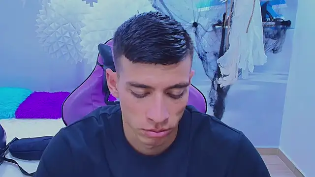 DEIBY BABY online show from November 2025 10:01:01 PM