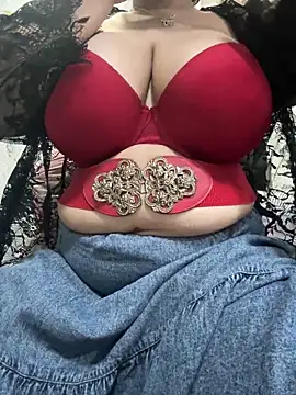 Sexybomb33 online show from February 2026 08:37:01 PM