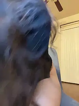 Natur4lBeautyb33 online show from December 2024 01:40:01 AM