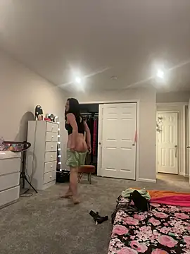 Snapshot of DominiqueX0 chatting on February 2025 05:22:02 PM DominiqueX0 online show from February 2025 05:22:02 PM