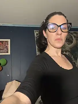 Snapshot of DominiqueX0 chatting on February 2026 04:05:02 AM DominiqueX0 online show from February 2026 04:05:02 AM