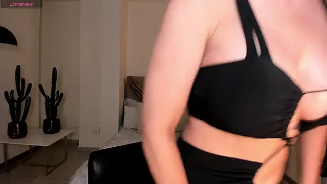 Snapshot of SunnyRivers chatting on September 2025 06:54:01 PM SunnyRivers online show from September 2025 06:54:01 PM