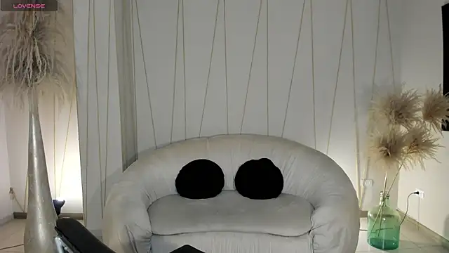 Snapshot of SunnyRivers chatting on October 2025 05:54:02 PM SunnyRivers online show from October 2025 05:54:02 PM