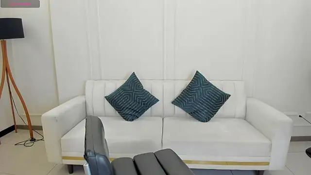 Snapshot of SunnyRivers chatting on October 2025 04:38:02 PM SunnyRivers online show from October 2025 04:38:02 PM