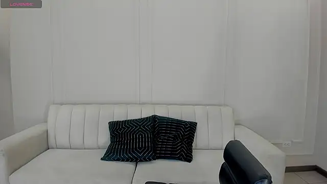 Snapshot of SunnyRivers chatting on October 2025 11:07:01 AM SunnyRivers online show from October 2025 11:07:01 AM