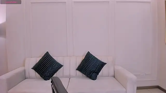 Snapshot of SunnyRivers chatting on December 2025 03:43:01 PM SunnyRivers online show from December 2025 03:43:01 PM