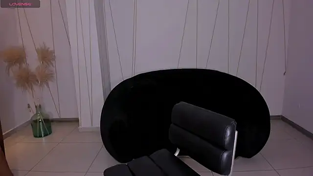 Snapshot of SunnyRivers chatting on December 2025 03:32:02 PM SunnyRivers online show from December 2025 03:32:02 PM