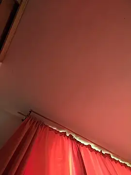 Snapshot of LissaThompsom chatting on April 2026 02:51:02 PM LissaThompsom online show from April 2026 02:51:02 PM