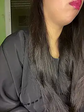 Mayacrayzi online show from April 2026 01:38:02 PM