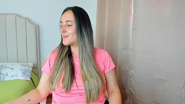 Snapshot of Hanna86 chatting on November 2025 07:57:01 PM Hanna86 online show from November 2025 07:57:01 PM