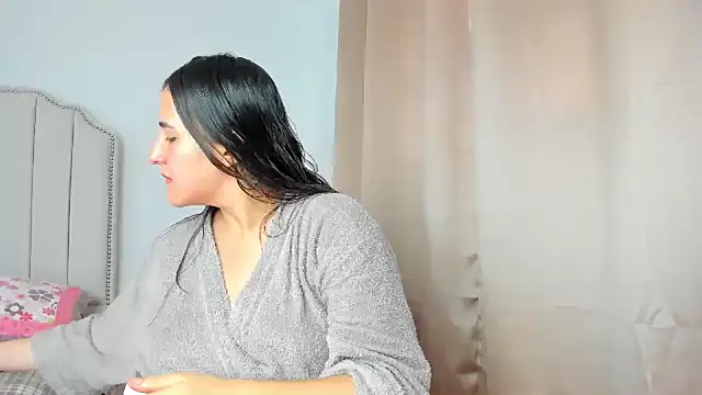 Snapshot of Hanna86 chatting on November 2025 05:23:02 PM Hanna86 online show from November 2025 05:23:02 PM