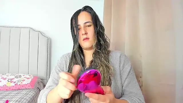 Snapshot of Hanna86 chatting on November 2025 08:01:01 PM Hanna86 online show from November 2025 08:01:01 PM