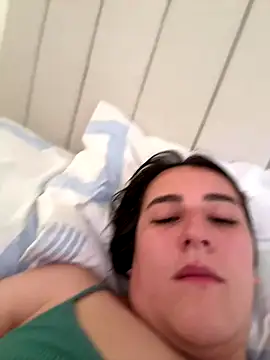 Snapshot of Hanna86 chatting on December 2025 03:49:02 PM Hanna86 online show from December 2025 03:49:02 PM