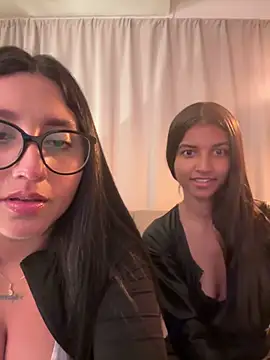 croftsmila online show from November 2025 04:55:01 AM