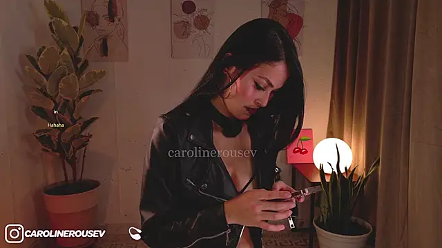 Snapshot of carolinerousev chatting on April 2026 10:40:01 PM carolinerousev online show from April 2026 10:40:01 PM