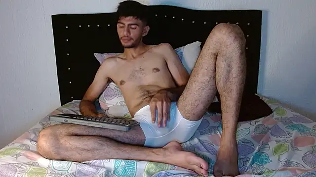 Snapshot of bear_97s chatting on December 2024 02:28:02 AM bear 97s online show from December 2024 02:28:02 AM