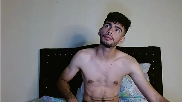 Snapshot of bear_97s chatting on February 2025 04:35:02 AM bear 97s online show from February 2025 04:35:02 AM