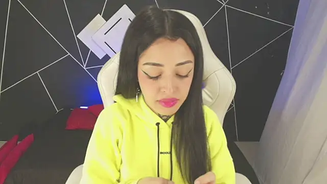 farichell online show from September 2025 08:53:01 PM