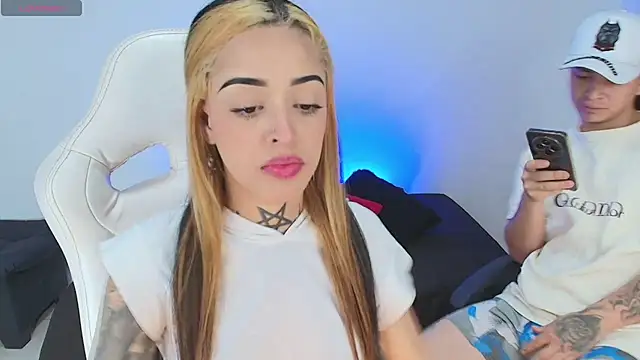 Snapshot of farichell chatting on March 2026 08:37:02 PM farichell online show from March 2026 08:37:02 PM