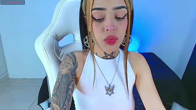 Snapshot of farichell chatting on April 2026 07:44:02 PM farichell online show from April 2026 07:44:02 PM