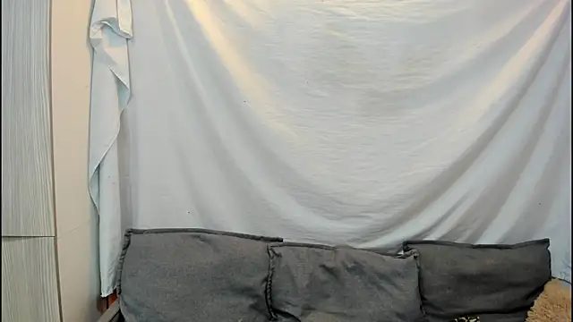 Mhelanny2 online show from December 2025 03:30:02 PM