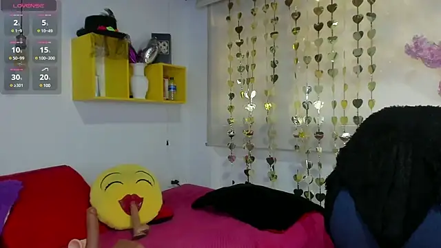 yasmin goldenst online show from January 2025 07:44:02 PM