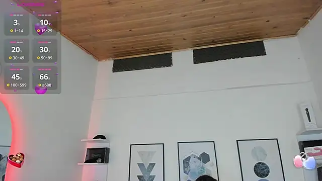 cristal  hot 1 online show from February 2025 10:09:02 AM