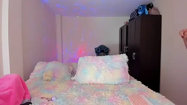 Snapshot of rosalie_lust chatting on February 2025 03:45:02 AM rosalie lust online show from February 2025 03:45:02 AM