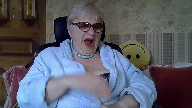 Snapshot of SweetCherry27 chatting on May 2026 04:11:01 PM SweetCherry27 online show from May 2026 04:11:01 PM