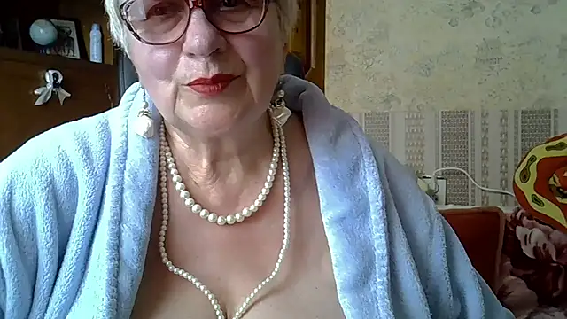 Snapshot of SweetCherry27 chatting on May 2026 02:45:01 PM SweetCherry27 online show from May 2026 02:45:01 PM