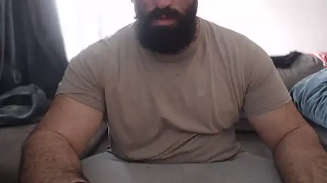 hugemachohandsome online show from December 2025 11:38:02 AM