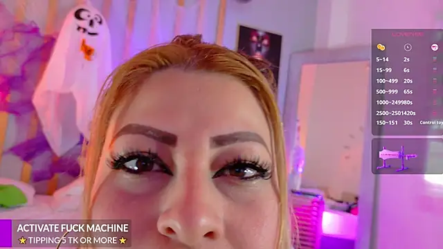 Snapshot of Miss_Pawi chatting on October 2025 05:28:01 PM Miss Pawi online show from October 2025 05:28:01 PM