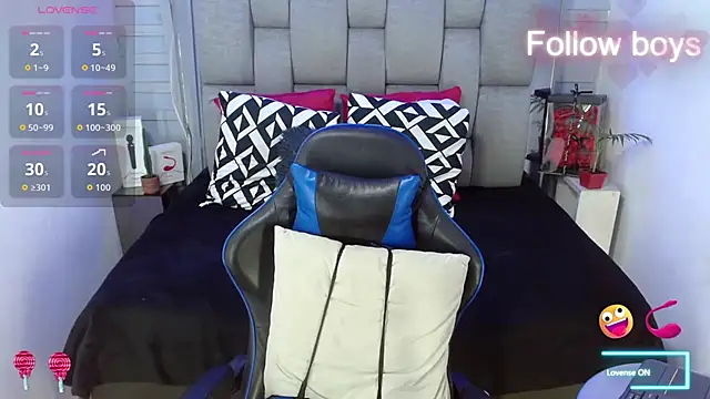 Snapshot of evelin_zaens chatting on November 2025 04:11:02 AM evelin zaens online show from November 2025 04:11:02 AM