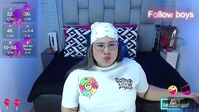 Snapshot of evelin_zaens chatting on November 2025 04:33:02 AM evelin zaens online show from November 2025 04:33:02 AM