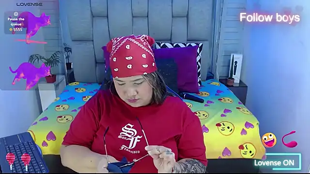 Snapshot of evelin_zaens chatting on December 2025 04:21:01 AM evelin zaens online show from December 2025 04:21:01 AM