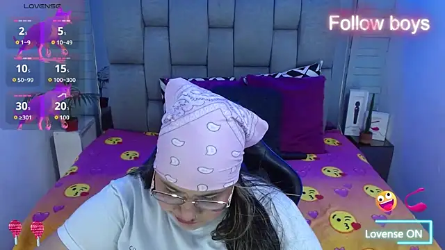 Snapshot of evelin_zaens chatting on December 2025 04:51:02 AM evelin zaens online show from December 2025 04:51:02 AM