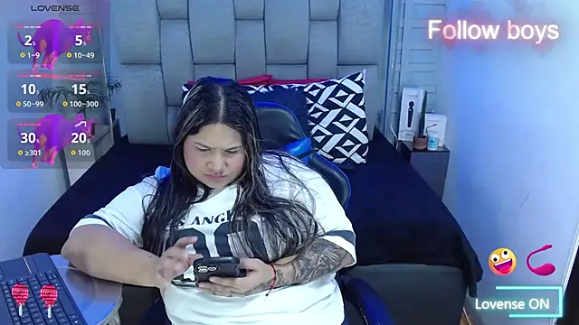 Snapshot of evelin_zaens chatting on December 2025 05:23:01 AM evelin zaens online show from December 2025 05:23:01 AM