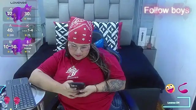 Snapshot of evelin_zaens chatting on December 2025 04:30:02 AM evelin zaens online show from December 2025 04:30:02 AM