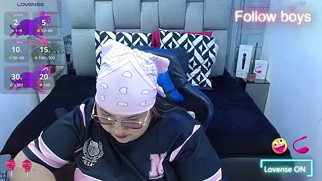 Snapshot of evelin_zaens chatting on January 2026 04:04:02 AM evelin zaens online show from January 2026 04:04:02 AM