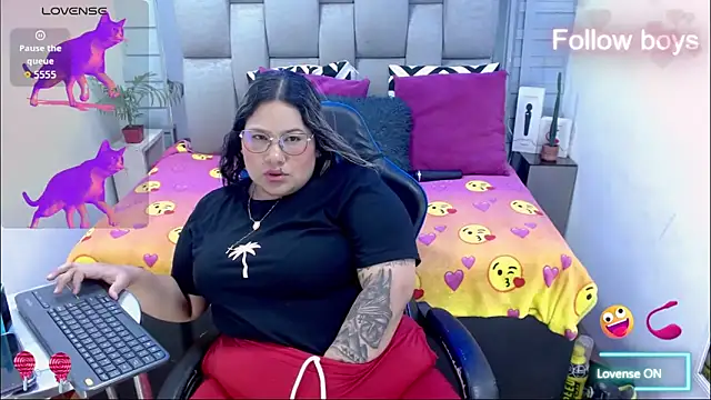 Snapshot of evelin_zaens chatting on February 2026 07:51:01 AM evelin zaens online show from February 2026 07:51:01 AM