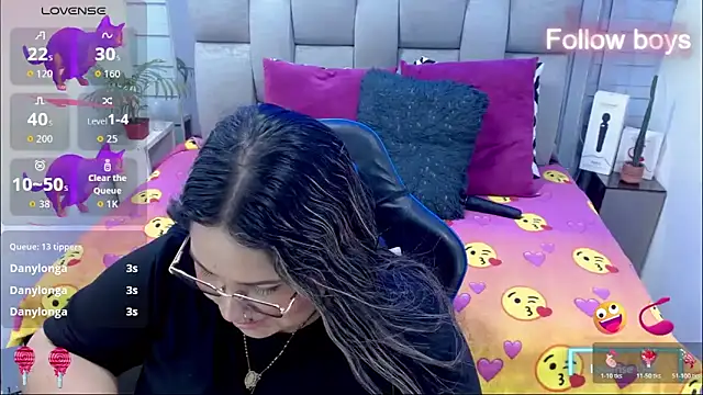 Snapshot of evelin_zaens chatting on February 2026 07:54:01 PM evelin zaens online show from February 2026 07:54:01 PM