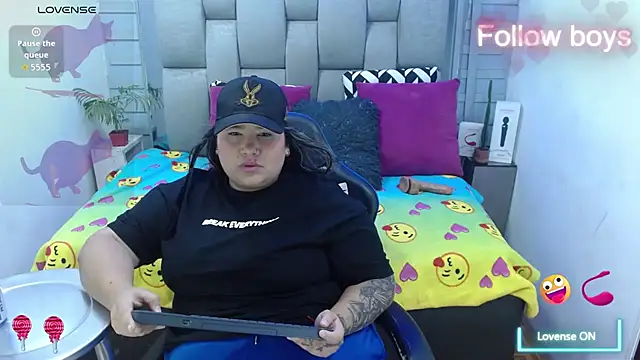 Snapshot of evelin_zaens chatting on March 2026 07:15:01 AM evelin zaens online show from March 2026 07:15:01 AM