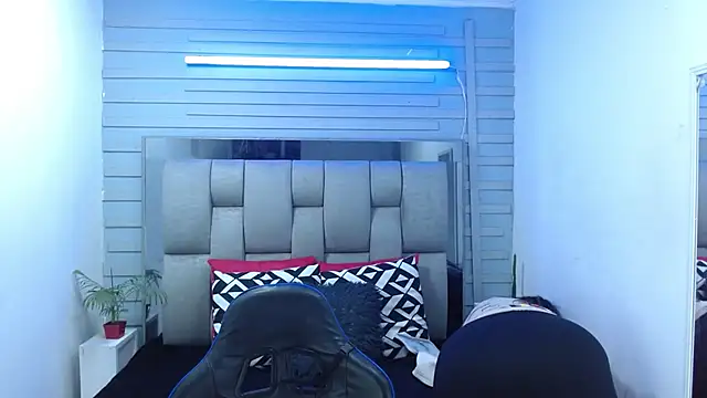 evelin zaens online show from March 2026 03:55:02 AM