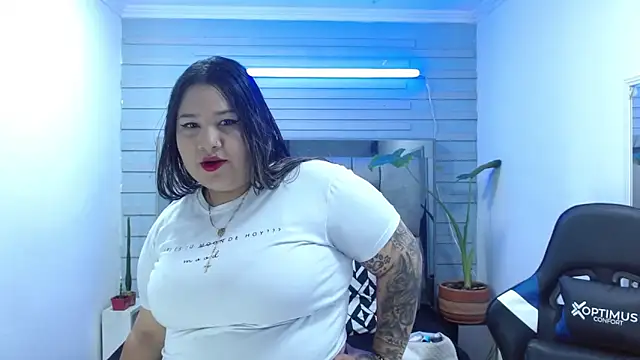 Snapshot of evelin_zaens chatting on June 2026 03:44:01 AM evelin zaens online show from June 2026 03:44:01 AM