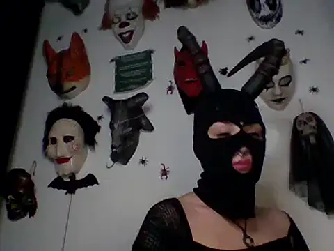 Snapshot of FeticheMacabre chatting on December 2024 12:52:01 AM FeticheMacabre online show from December 2024 12:52:01 AM