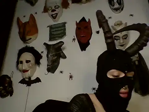 Snapshot of FeticheMacabre chatting on December 2024 04:32:02 AM FeticheMacabre online show from December 2024 04:32:02 AM