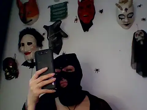 Snapshot of FeticheMacabre chatting on December 2024 08:58:02 PM FeticheMacabre online show from December 2024 08:58:02 PM